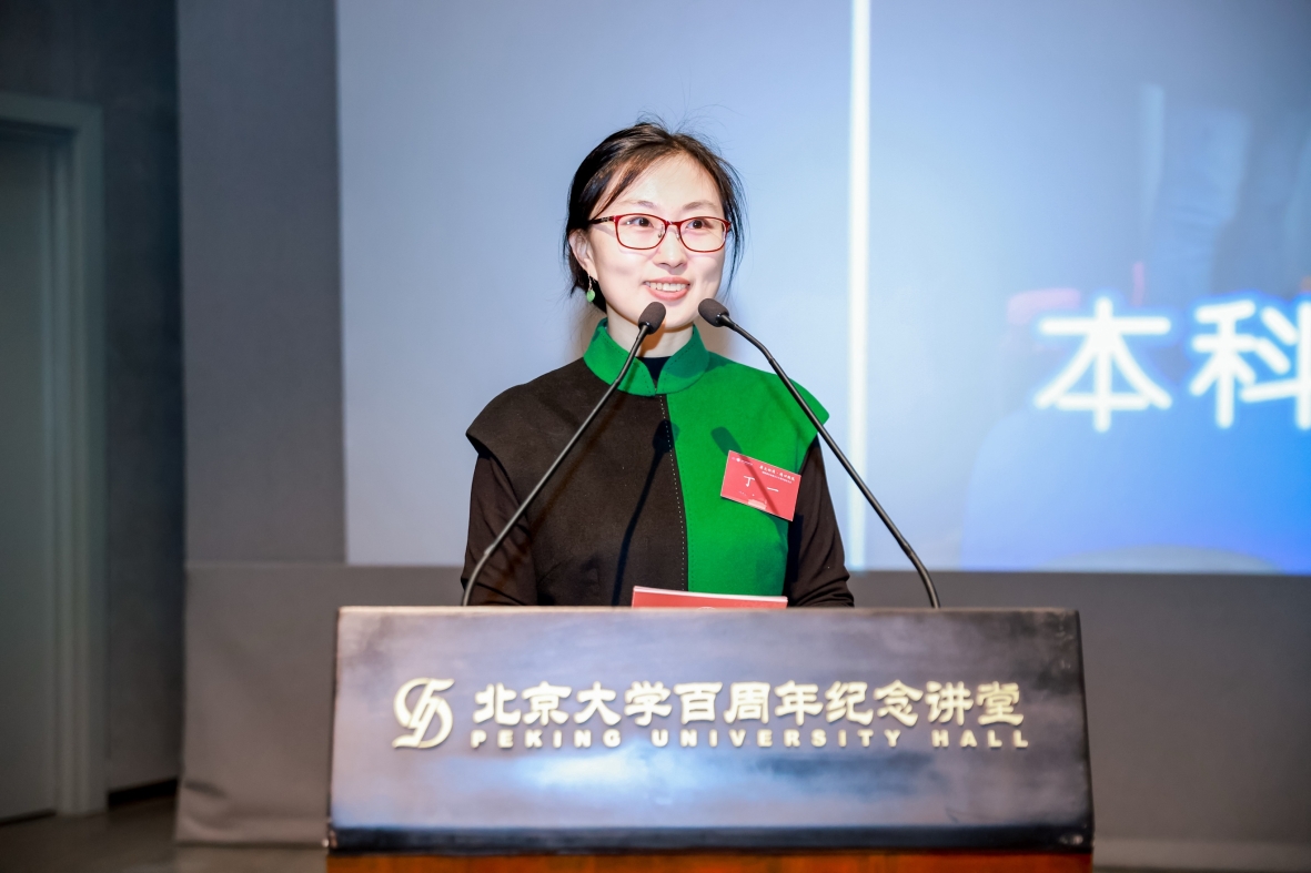 电脑游戏的人
AI 生成的内容可能不正确。